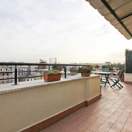 In The Clouds Over Trastevere, Penthouse Studio Apartment โรม ภายนอก รูปภาพ