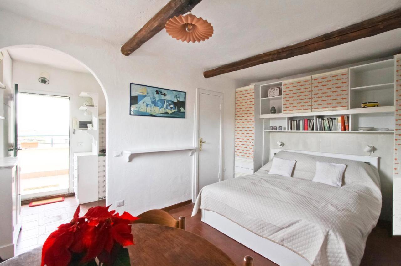 In The Clouds Over Trastevere, Penthouse Studio Apartment โรม ภายนอก รูปภาพ