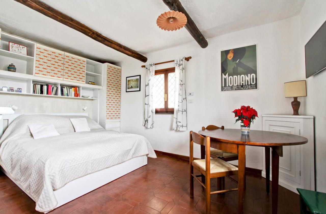 In The Clouds Over Trastevere, Penthouse Studio Apartment โรม ภายนอก รูปภาพ